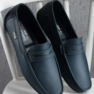 CometDrive Casual Slip-Ons